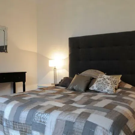 Portuguese Living Saldanha Executive Apartment Lisbon
